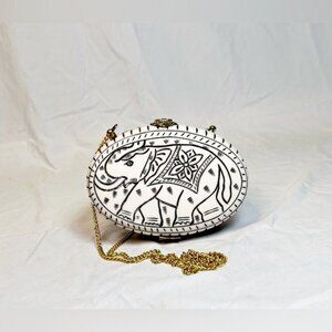 Dream Crafts Cream Resin Hand Carved Elephant Shoulder Cross Body Clutch Bag